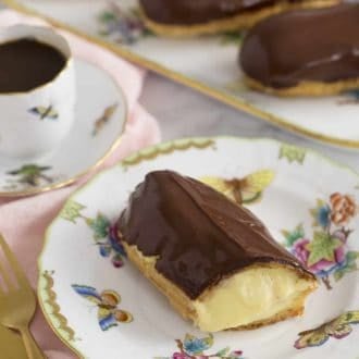 eclair on a plate
