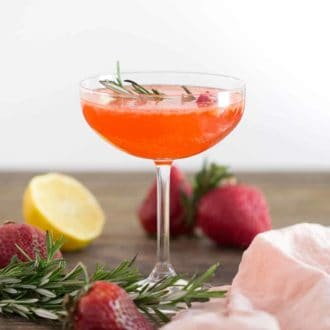 Strawberry Fizz Cocktail