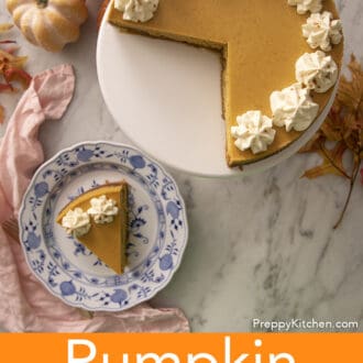 A top down shot of a pumpkin cheesecake.