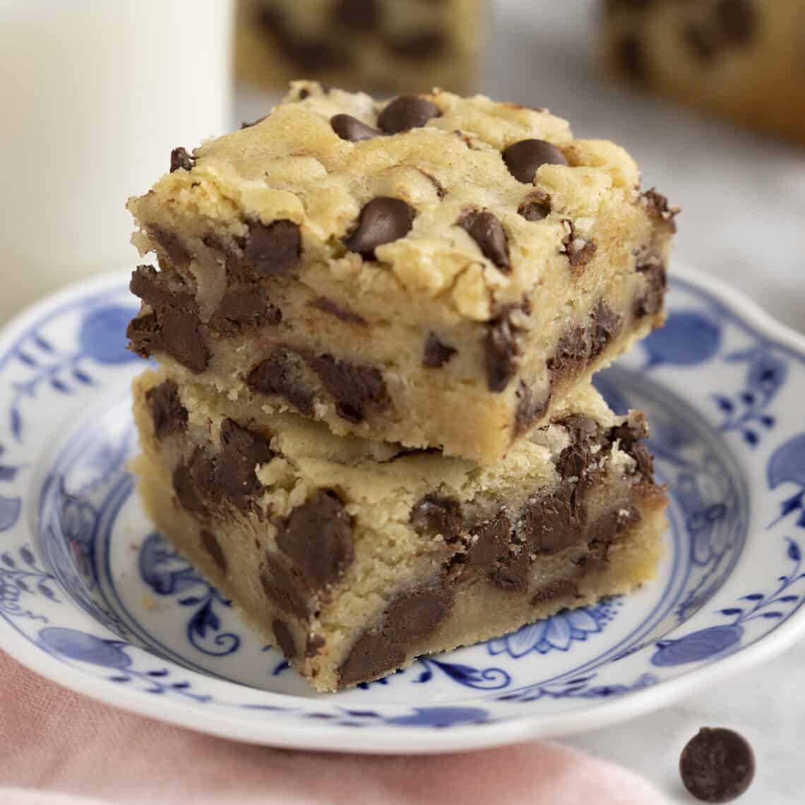 Chocolate Chip Cookie Bars - Preppy Kitchen