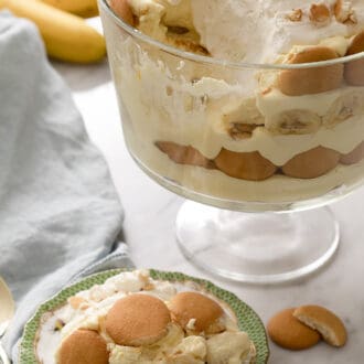 Banana pudding in a glass trifle dish