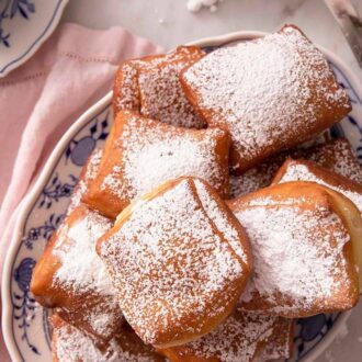 A pinterest graphic of Beignets