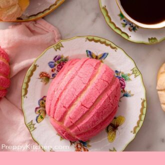 A pinterest graphic of Pan Dulce
