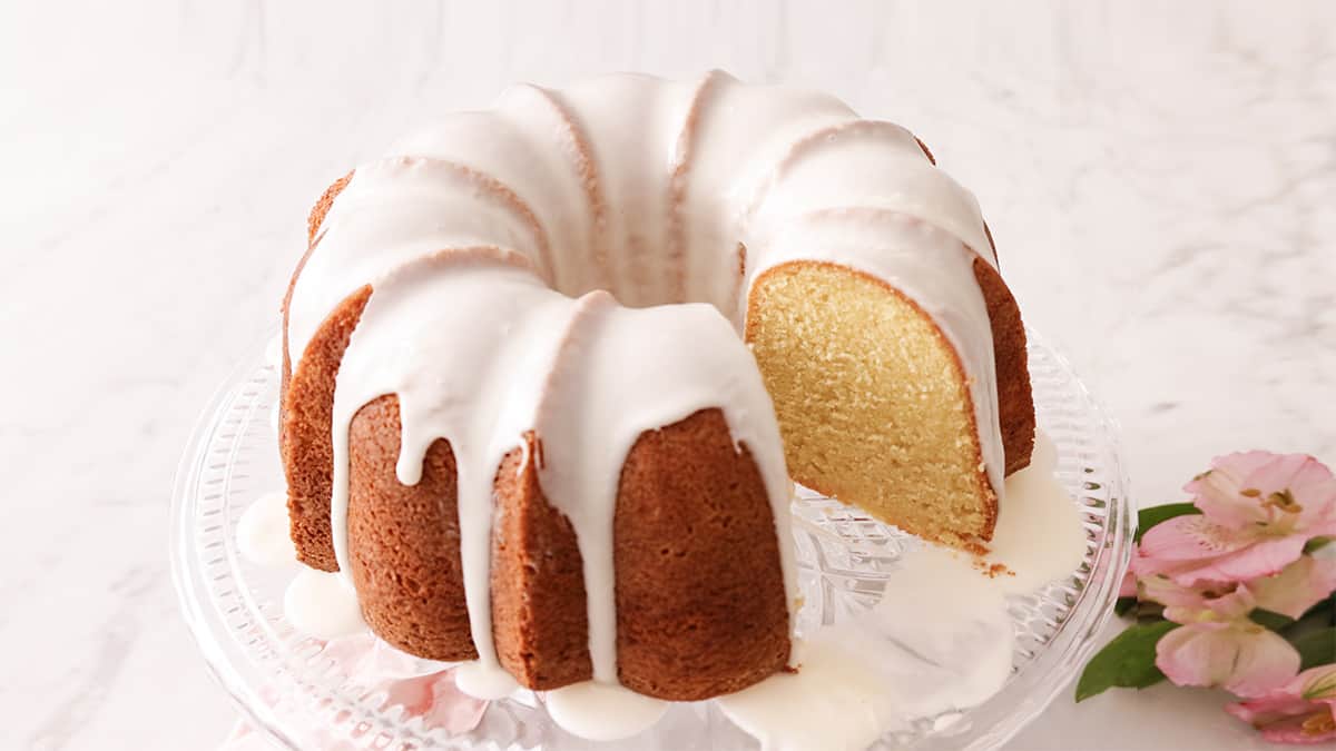 Moist Vanilla Bundt Cake Recipe