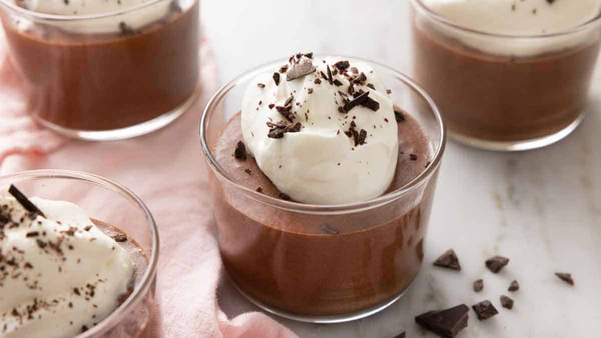 ROSEMARY CHOCOLATE MOUSSE - The Kitchy Kitchen