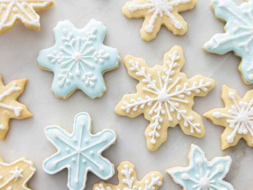 red snowflake sugar cookies