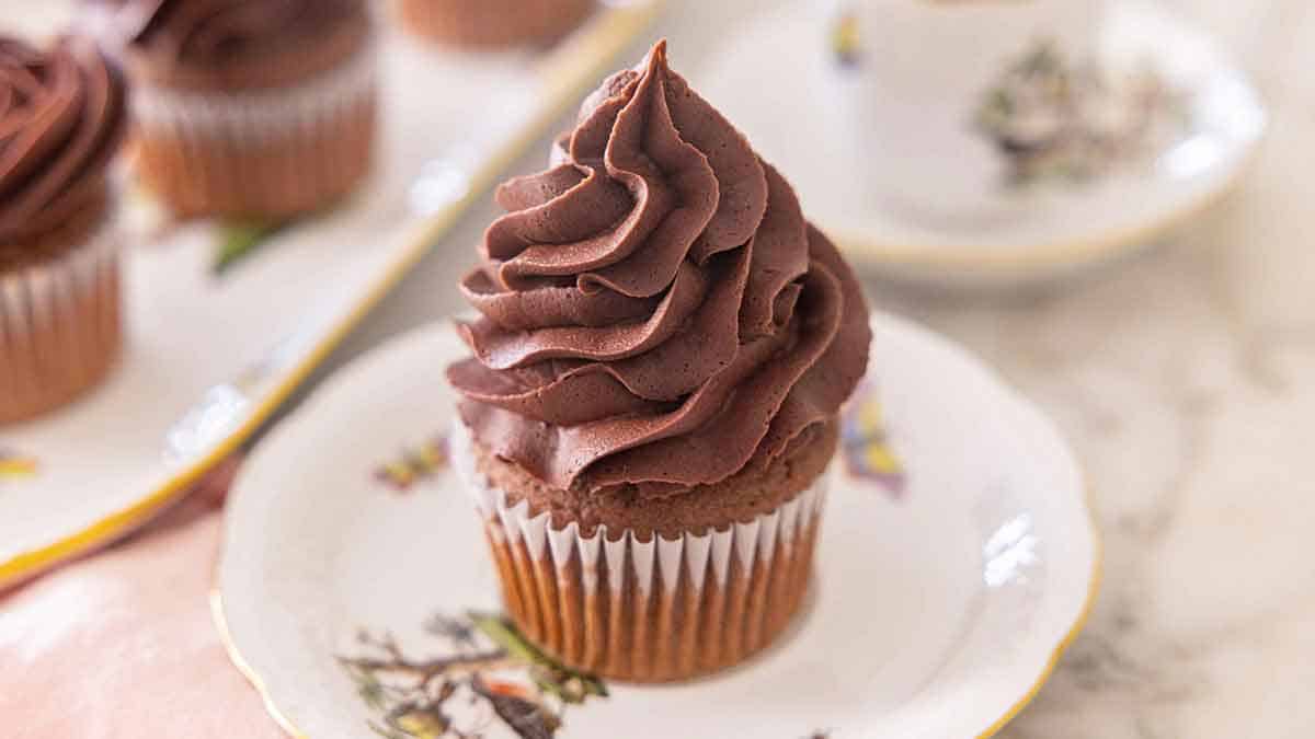 Chocolate Buttercream Frosting-image