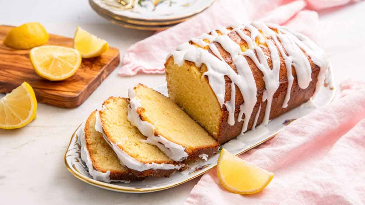 Strawberry Lemon Loaf Cake: Irresistibly Moist and Citrusy!