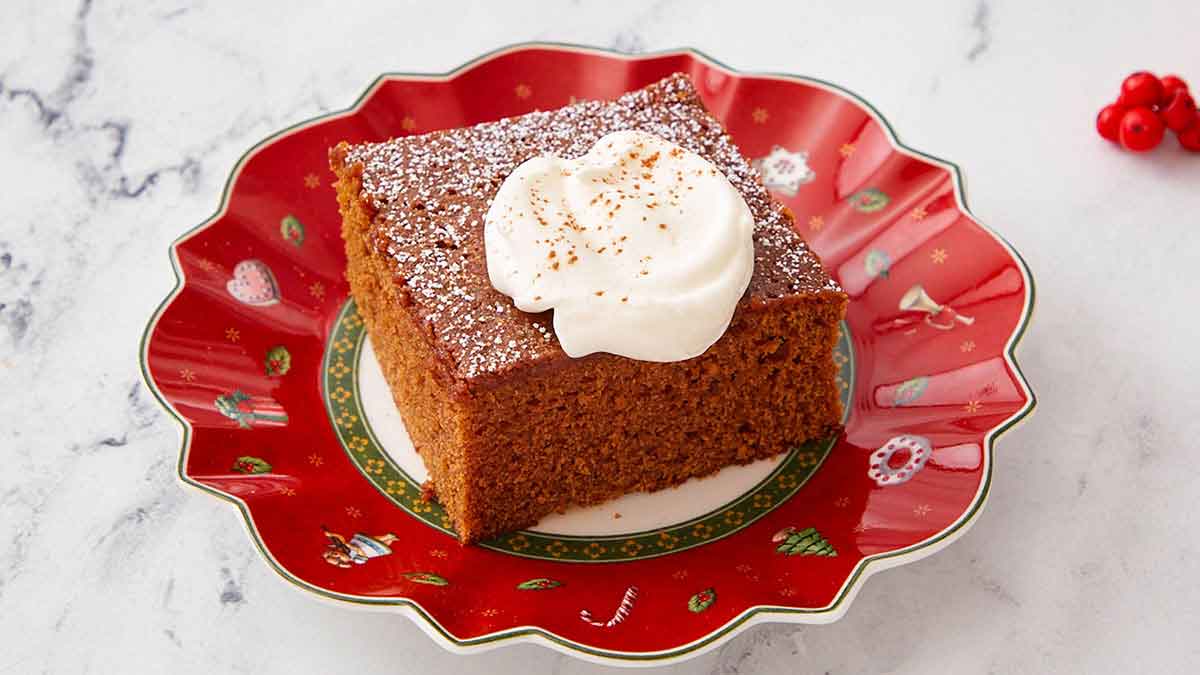 Mini Gingerbread Cake Recipe - Thistle Key Lane