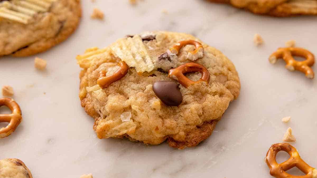 kitchen sink cookies recipe with potato chips