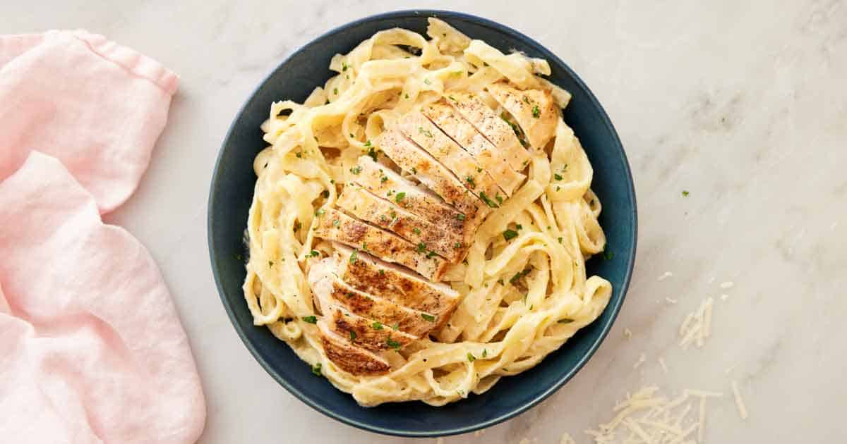 Best Easy Fettuccine Alfredo Recipe: Homemade Delight 2023