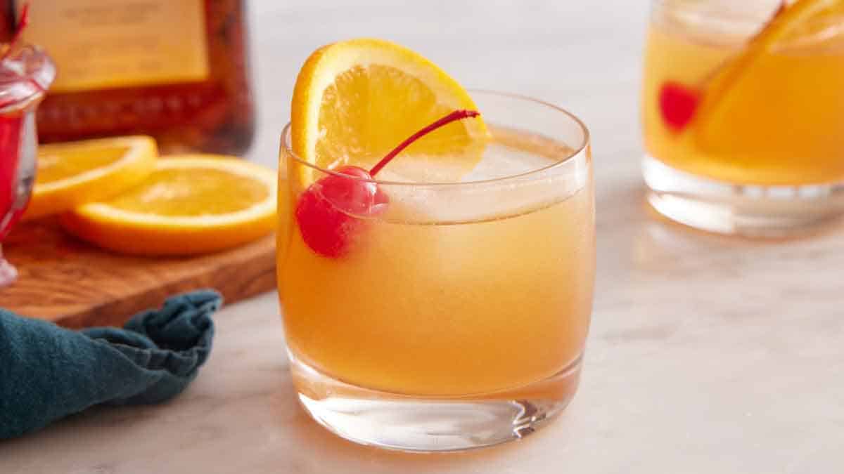 amaretto-sour-preppy-kitchen