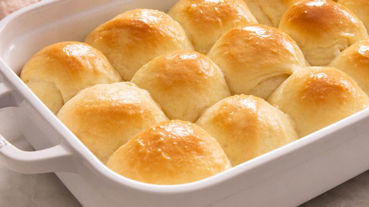 Easy Dinner Rolls - Spoonful of Flavor