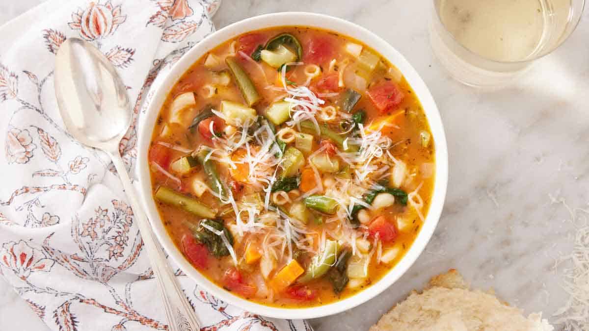 https://preppykitchen.com/wp-content/uploads/2023/11/Minestrone-Soup-Recipe-Card.jpg