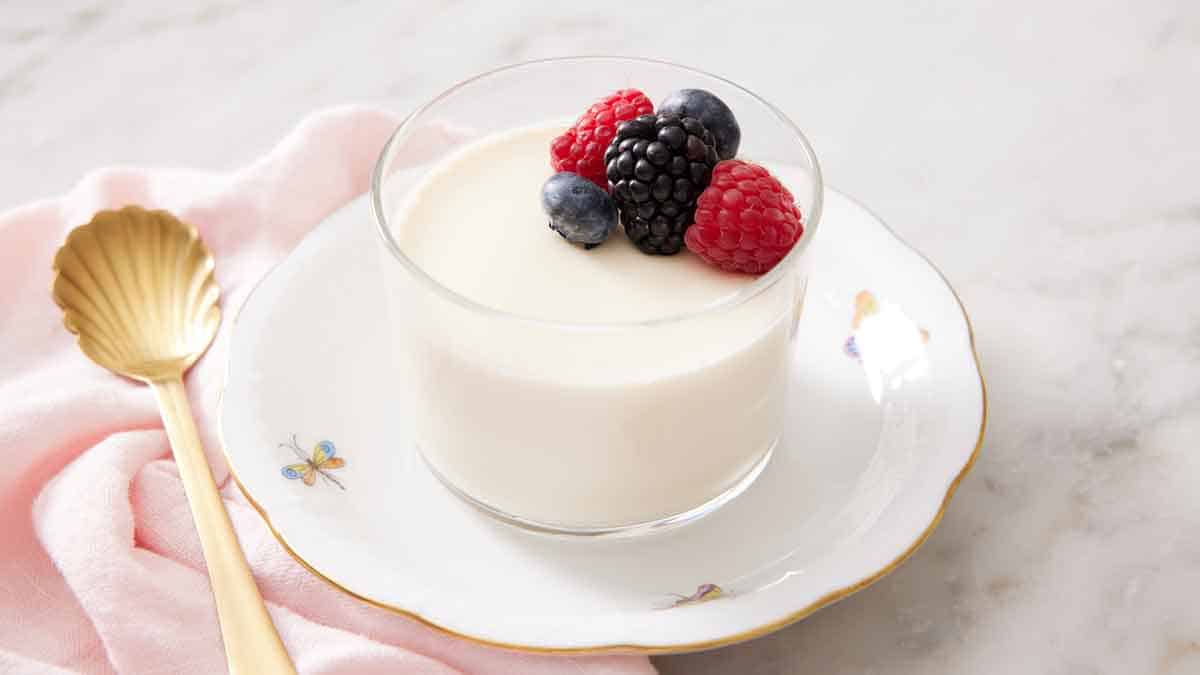 Panna Cotta with Berry Sauce (VIDEO) 