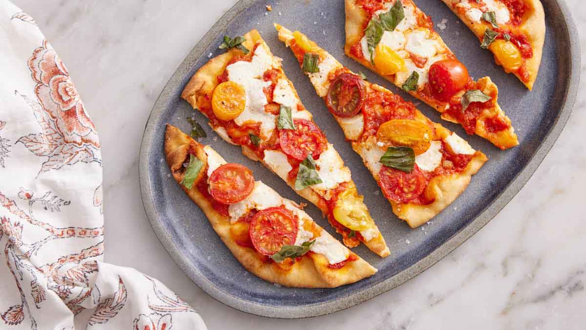 Pita Bread Pizza Recipe (Ready In 15 Minutes) - Busy Little Kiddies