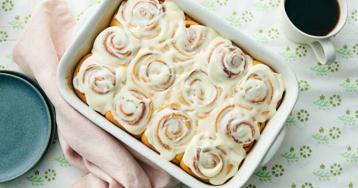 Cinnamon-Rolls-Social