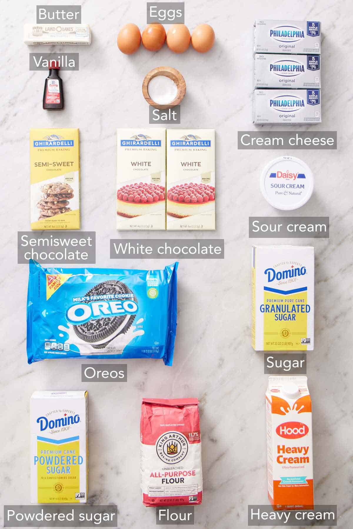 Ingredients needed to make oreo cheesecake.