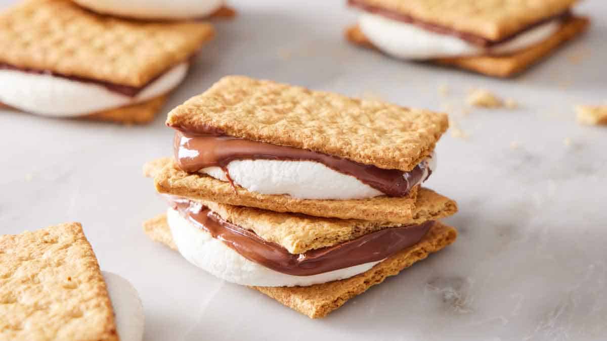 Air Fryer S'mores-image