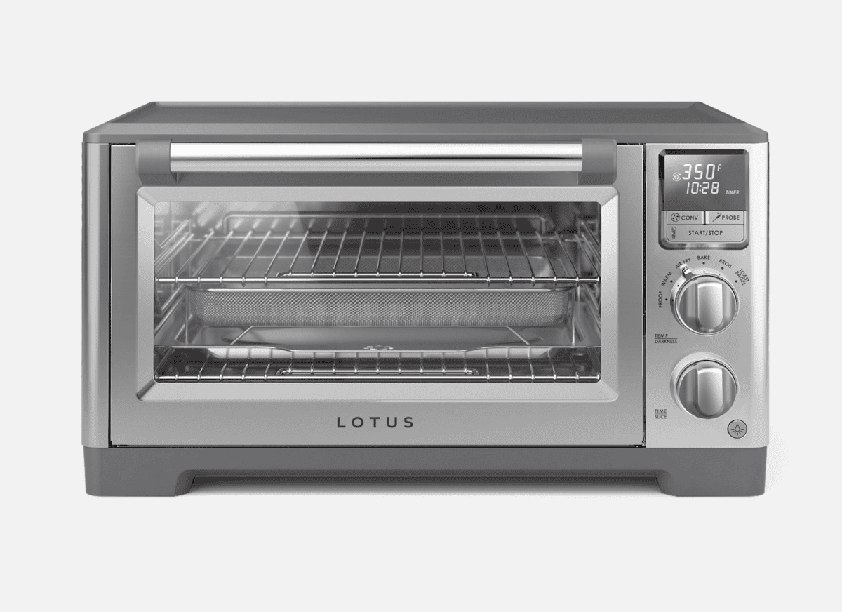 A photo of an air fryer.