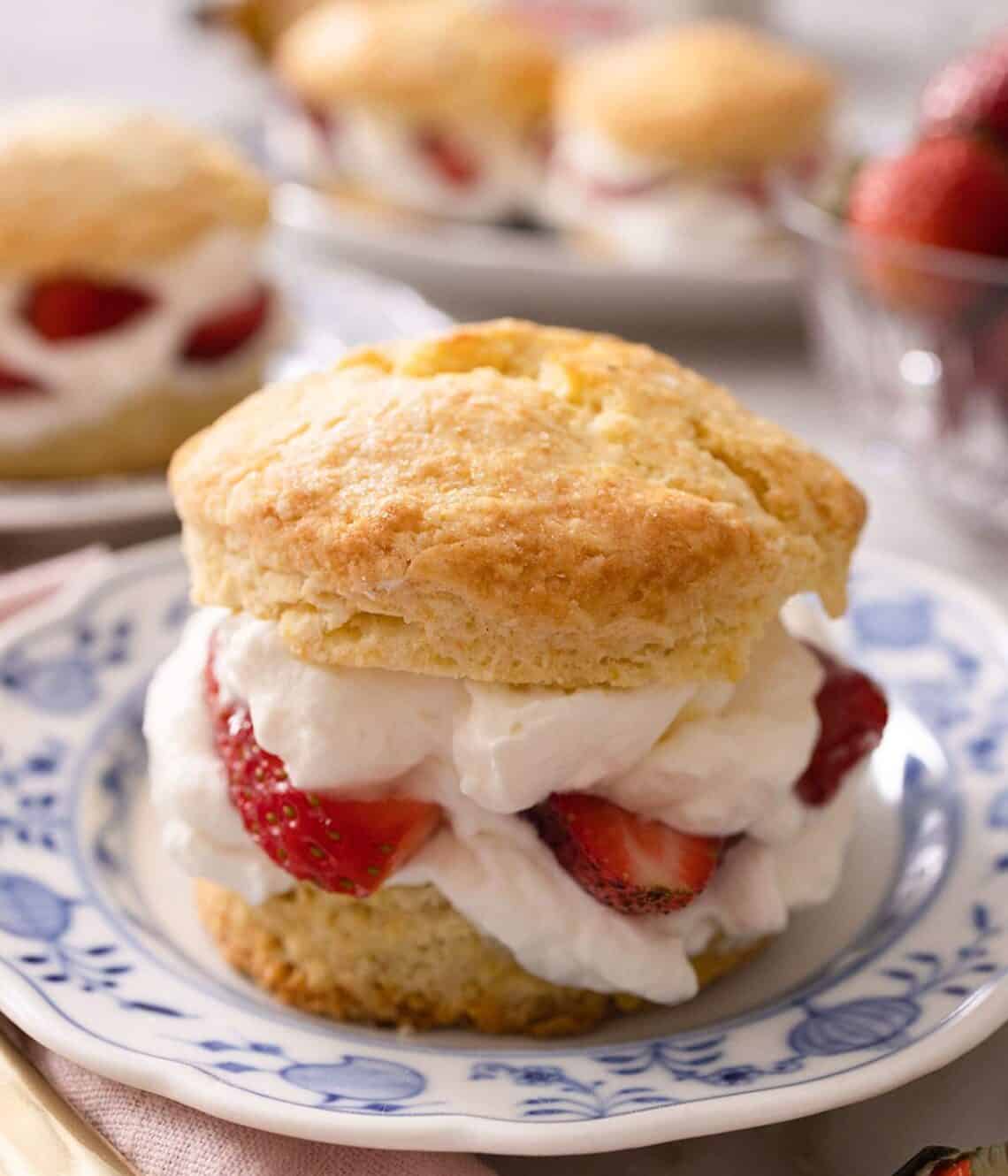 Robbery Shortcake Easy Strawberry Shortcake Recipe - Preppy Kitchen