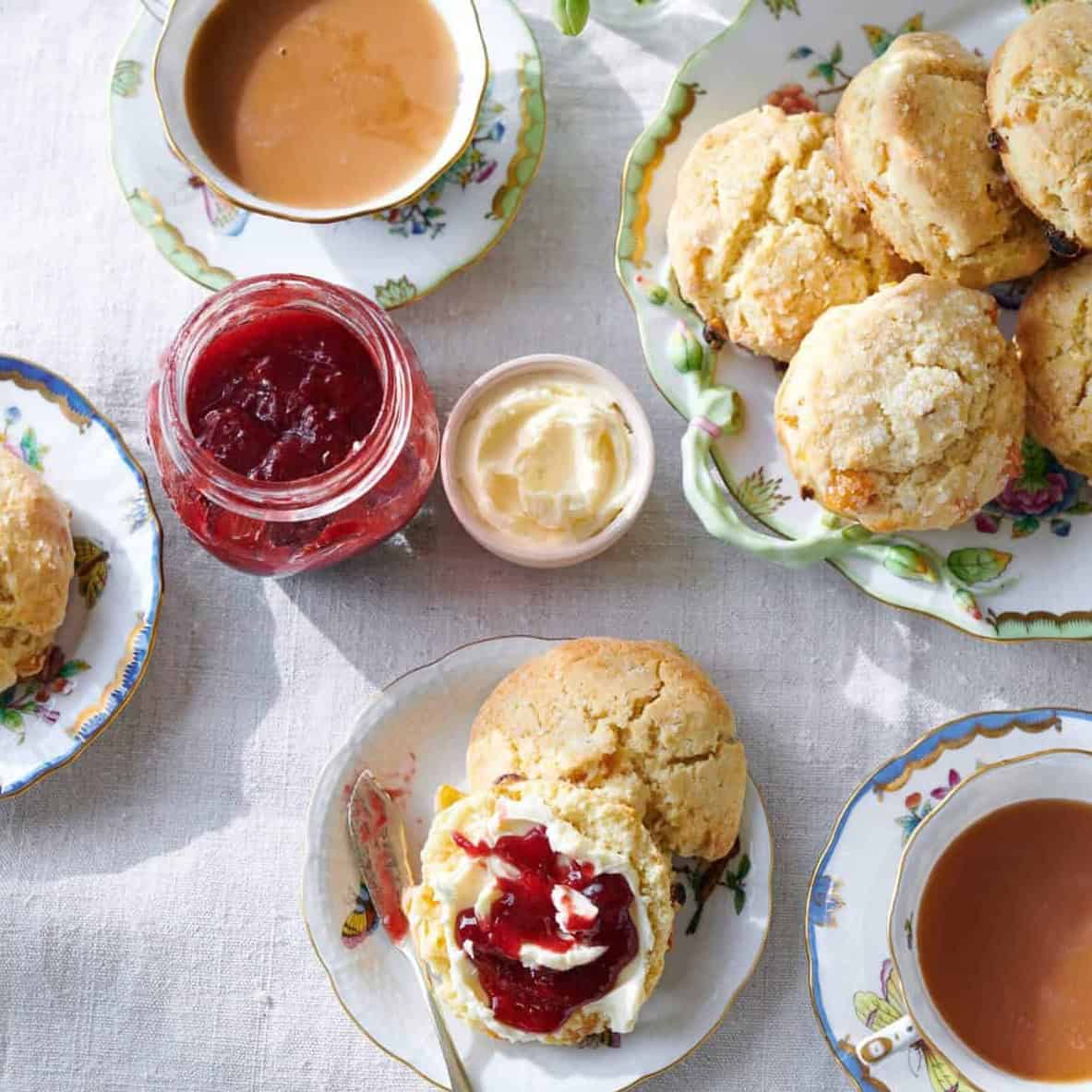 Spring Classic Cream scones with Dried Fruit